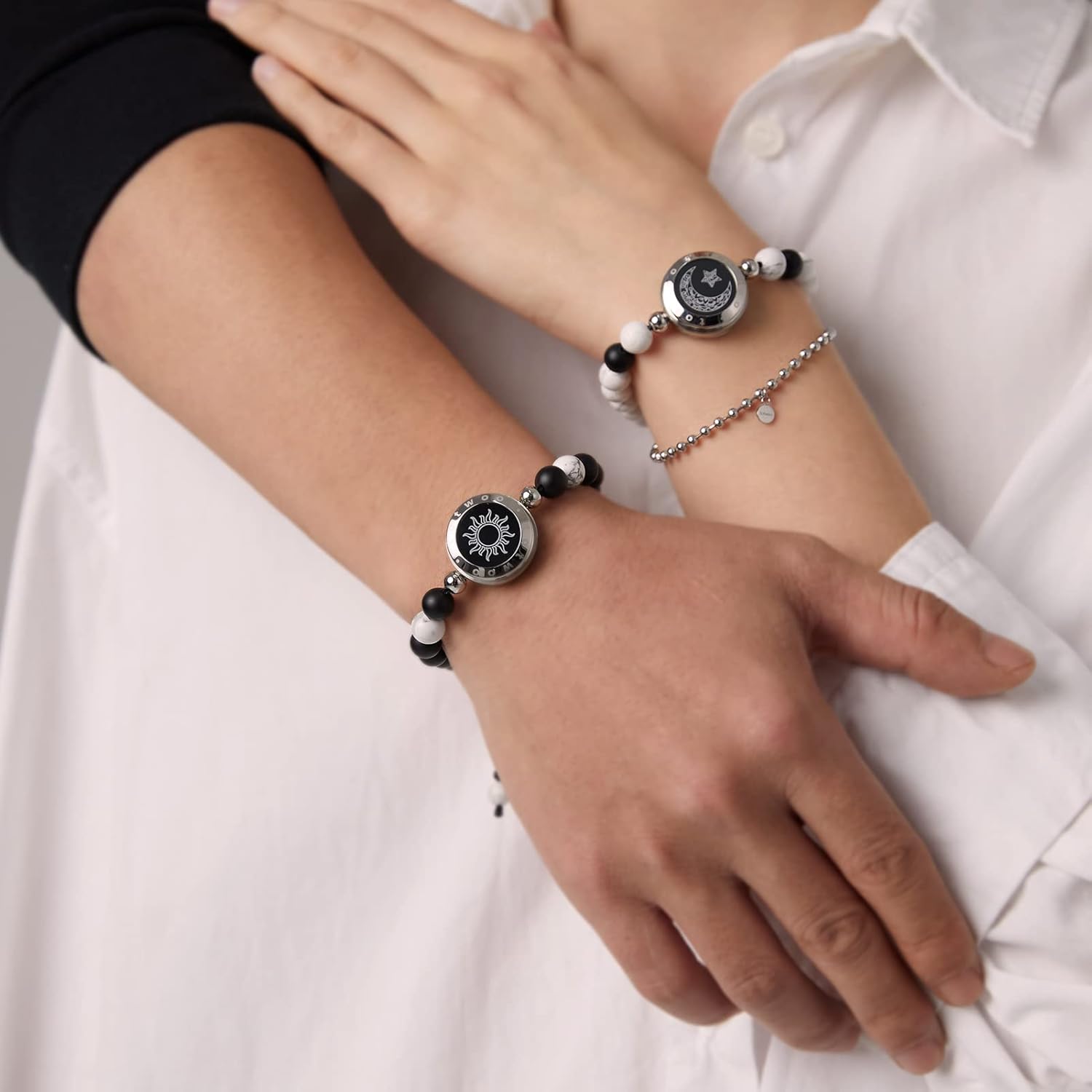 Dacida Couple Bracelet Couple Gifts Partner Bracelets with Touch Long Distance Relationship Gift for Long Distances Couple Love Gifts Vibration & Light Up Bluetooth Pairing Jewellery, Sun and Moon