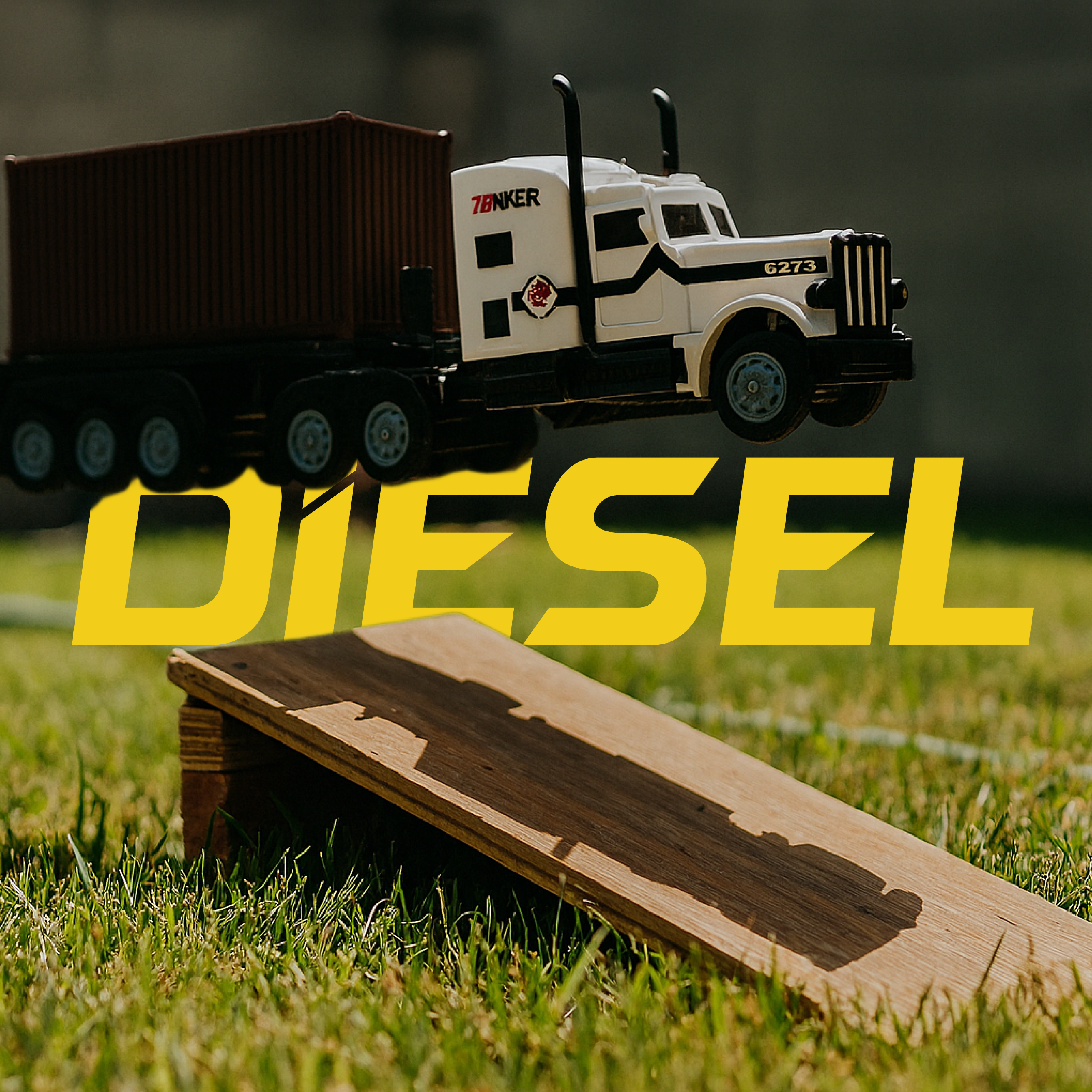 Diesel - RC Truck with Closed Container
